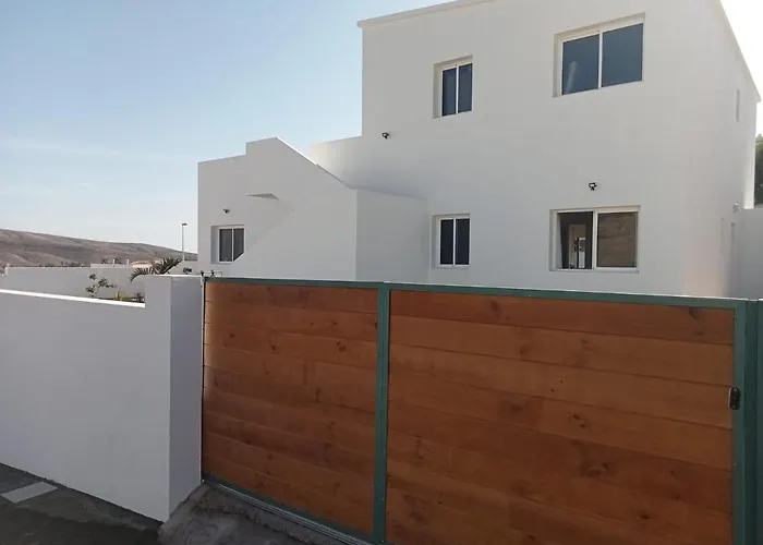 Calma Climatized Pool Private Jacuzzi In Tarajalejo וילה