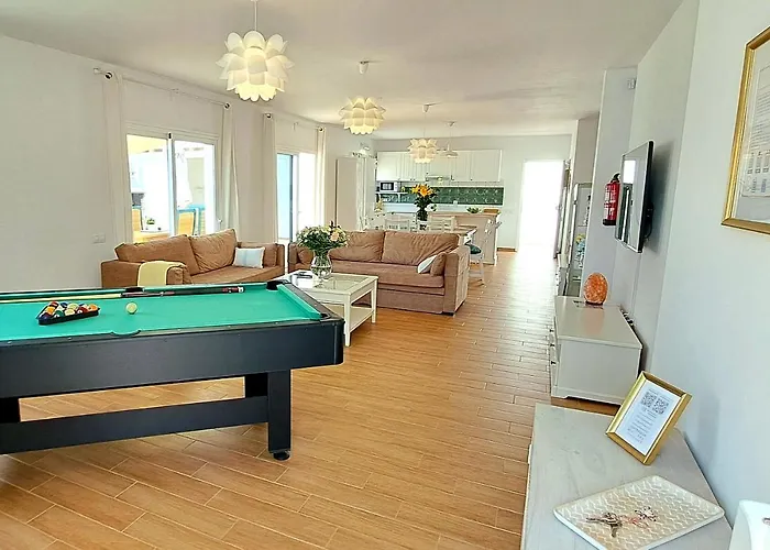 Calma Climatized Pool Private Jacuzzi In Tarajalejo וילה Tuineje