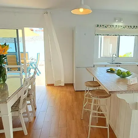 Calma Climatized Pool Private Jacuzzi In Tarajalejo Туйнехе