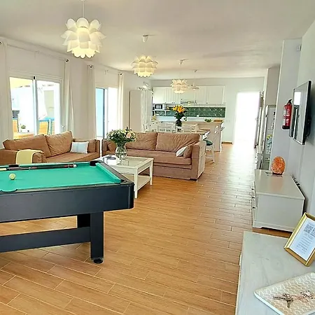 Calma Climatized Pool Private Jacuzzi In Tarajalejo Вилла Туйнехе