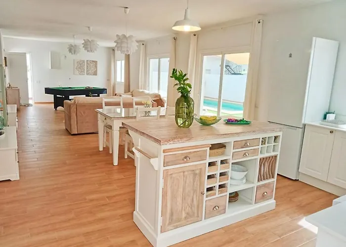 Calma Climatized Pool Private Jacuzzi In Tarajalejo Villa *