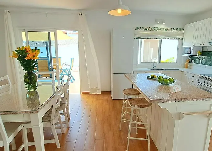 Calma Climatized Pool Private Jacuzzi In Tarajalejo Tuineje