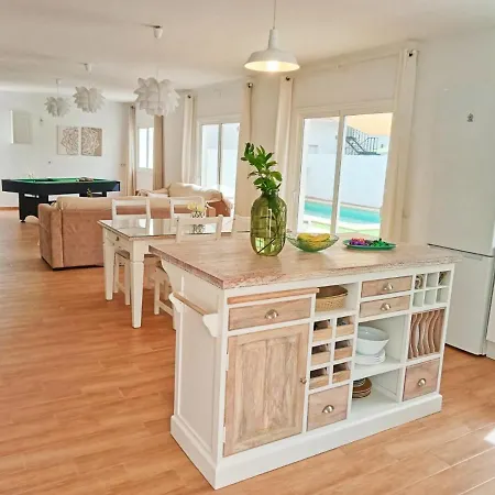 Calma Climatized Pool Private Jacuzzi In Tarajalejo Villa *