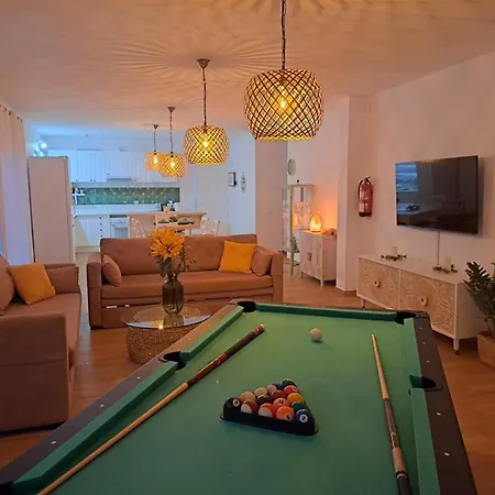 Calma Climatized Pool Private Jacuzzi In Tarajalejo فيلة